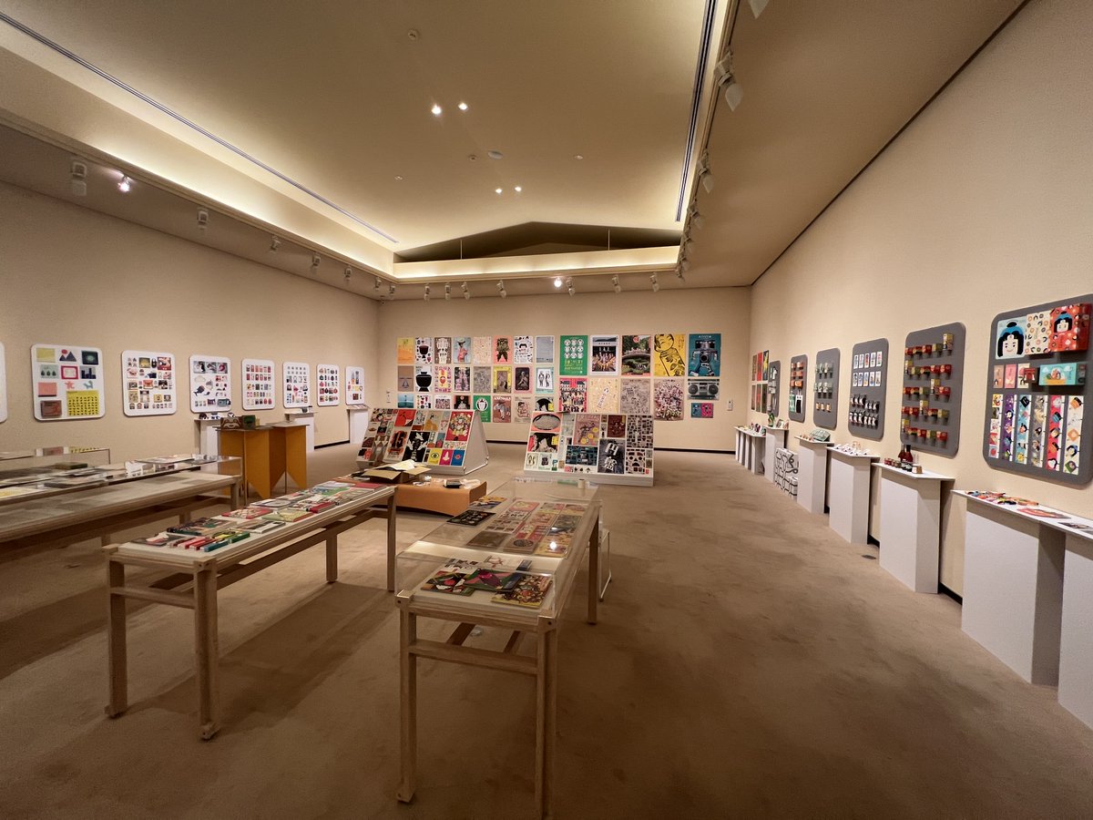 久々すぎでいきなりですが、明日から岡山の県北にある勝央美術文学館でCOCHAE20周年記念「紙ニケーション」展を開催します。
今までの仕事の様々に加えて、積層段ボール（災害時にベッドや間仕切りに使われる）でユニットの壁を作り、紙だけで自立する空間を作りました。
museum.town.shoo.lg.jp