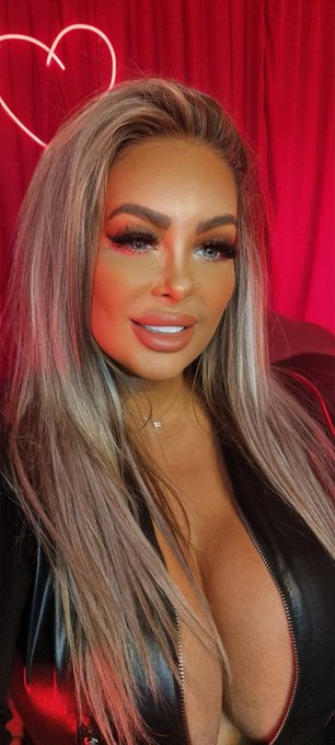 The queen is here.... 👑 @BabestationTV  @BabestationCams https://t.co/BFM2ZM33dE<a class="tags" href="/tag/babestationtv">@babestationtv</a><a class="tags" href="/tag/babestationcams">@babestationcams</a>