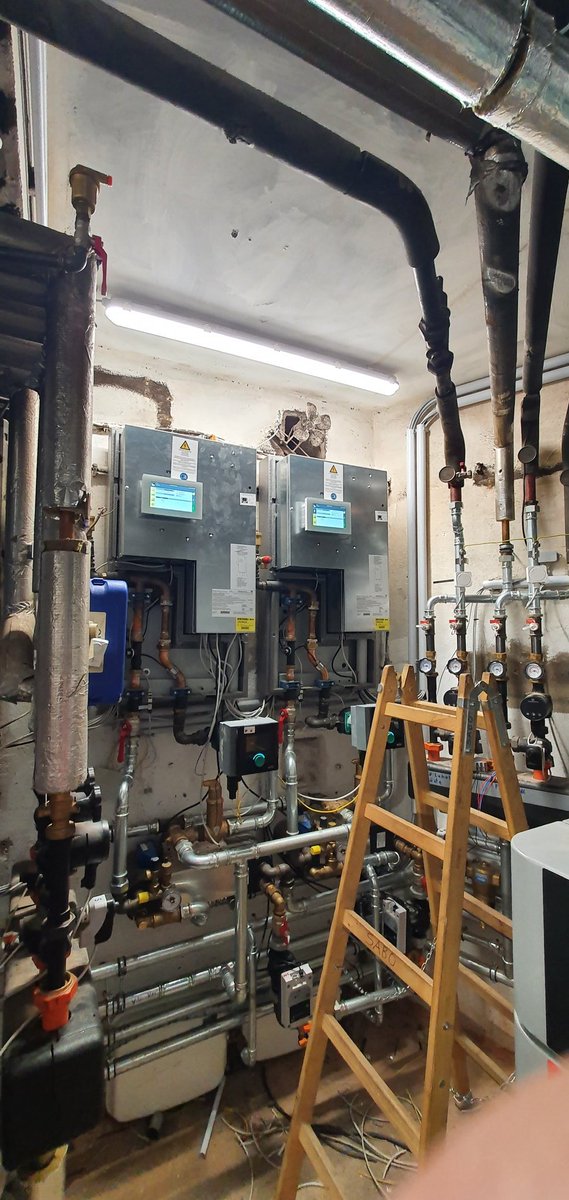 Roland_84_E's tweet image. Getting ready for the next winter season:

#HeatRecovery
#PowerStation
#Photovoltaic
#Power2Heat
#Power2Plug
#HeatPump
#Biomass

🤙

💯% 🌬💦🌞🌳