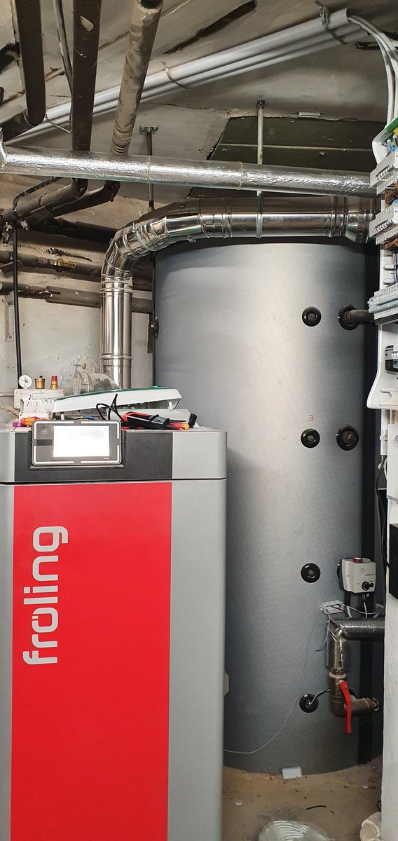 Roland_84_E's tweet image. Getting ready for the next winter season:

#HeatRecovery
#PowerStation
#Photovoltaic
#Power2Heat
#Power2Plug
#HeatPump
#Biomass

🤙

💯% 🌬💦🌞🌳