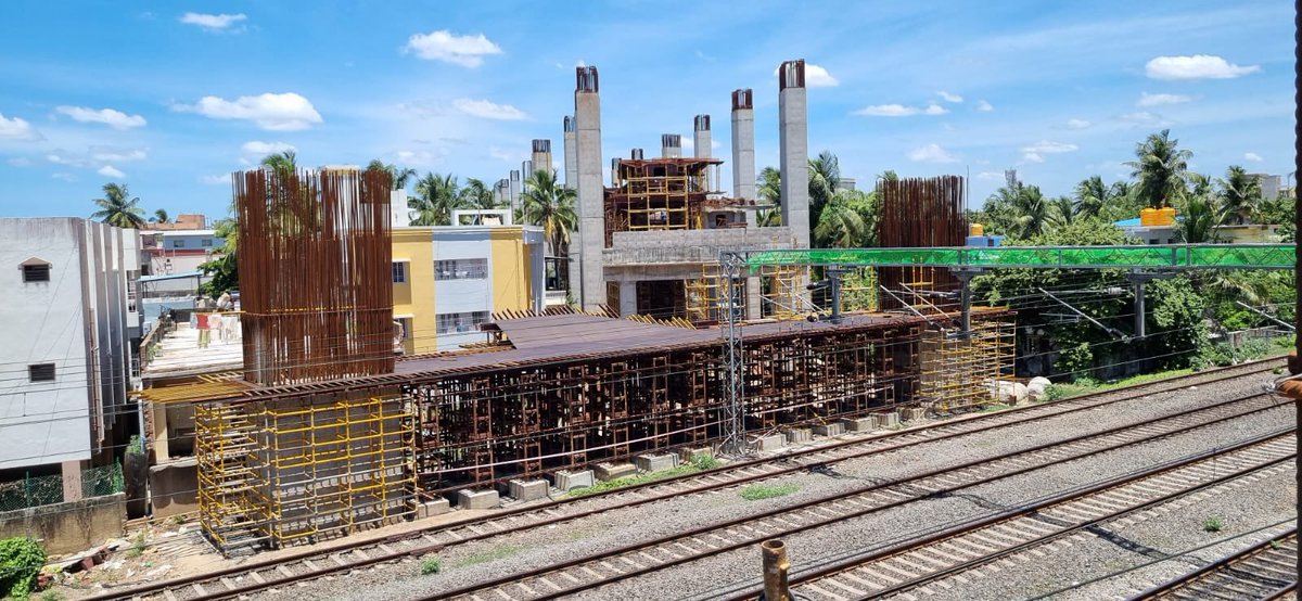 UpdatesChennai's tweet image. Status of the final 5 kms MRTS Connectivity from St. Thomas Mount to Velachery being constructed at a cost of 734 crs.. #Chennai #Infra #Railways 🚊
P.C : @GMSRailway
