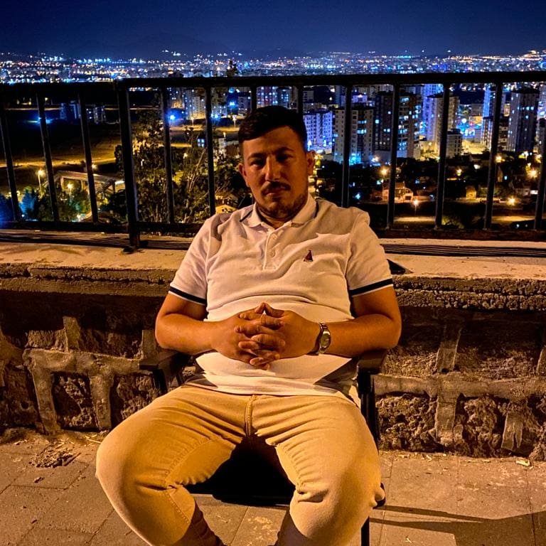 bilal_misir's tweet photo. Eleştirisi Olanlar Gazetede Köşe Yazarı Olsun😘
#Kayseri https://t.co/68Aj2SSGF0