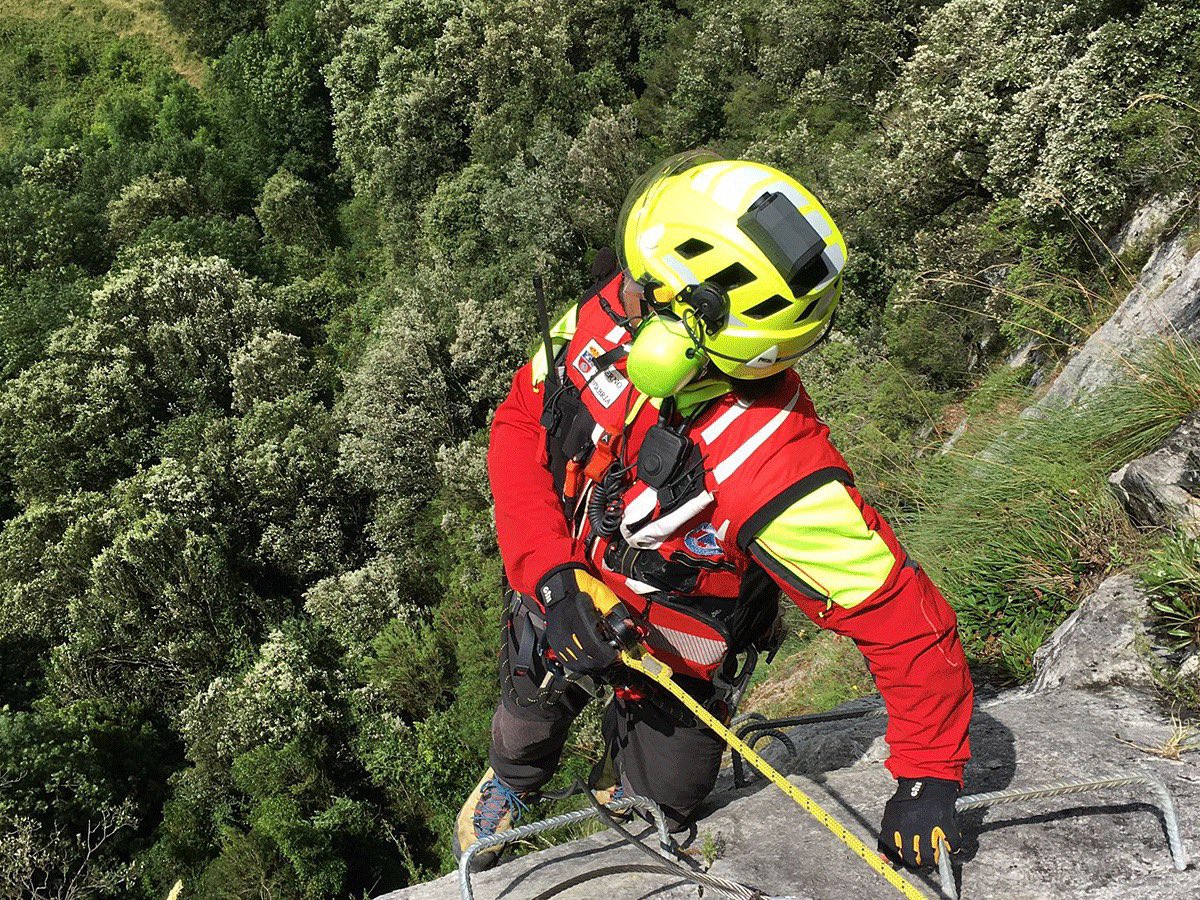 mohocinc's tweet photo. Custom-built for resilience and performance, MOHOC® Cameras and accessories are meticulously engineered to endure and excel in the severe conditions often faced by Search &amp; Rescue teams. Learn more at: https://t.co/XFORnVmwMy 📸 ©112 Cantabria
 #mohoc #tactical #camera https://t.co/yD3HY15ee1