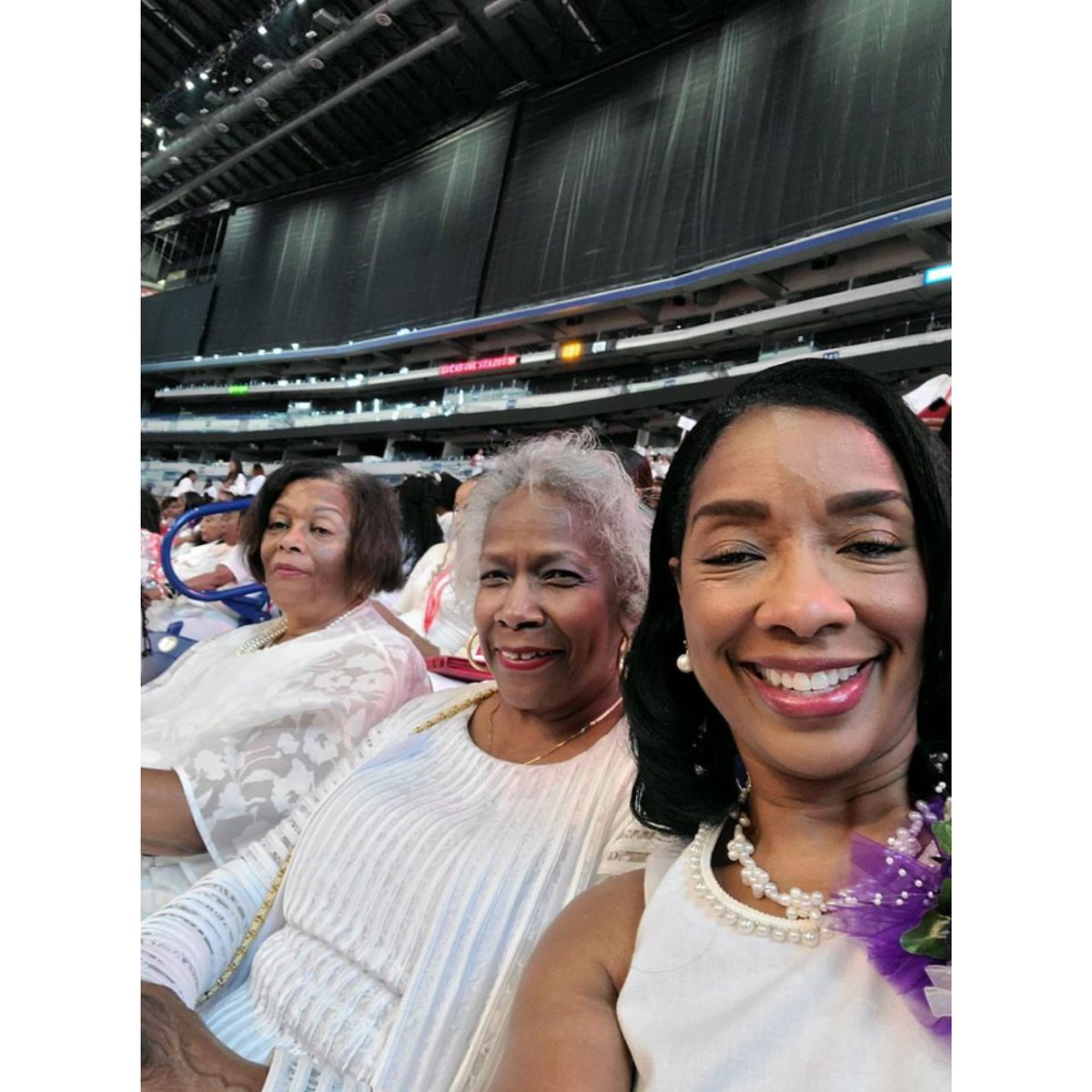 eslacdst's tweet photo. Just a quick glimpse of East St. Louis Alumnae Chapter members on day one of the 56th National Convention as they’re in Indiana ready to conduct business and have a sisterly good time.

#DST1913 #DSTConvention2023 #ForwardwithFortitude #ESLAC https://t.co/4SbHhQMwks