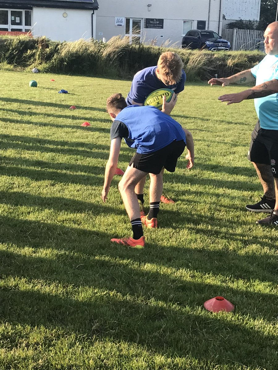 rfuswestgamedev's tweet photo. Great #TackleSafe session last night with 25 participants @StAustellRFC with coaches &amp; referees from @Cornwallrugby 

Thank you to @staustellyouth  for providing players for the 
 practical demonstrations 👍👍
#tackleheight #ballcarrier #activate
@RFU @RFU_GameDev https://t.co/zlvlkcqah7