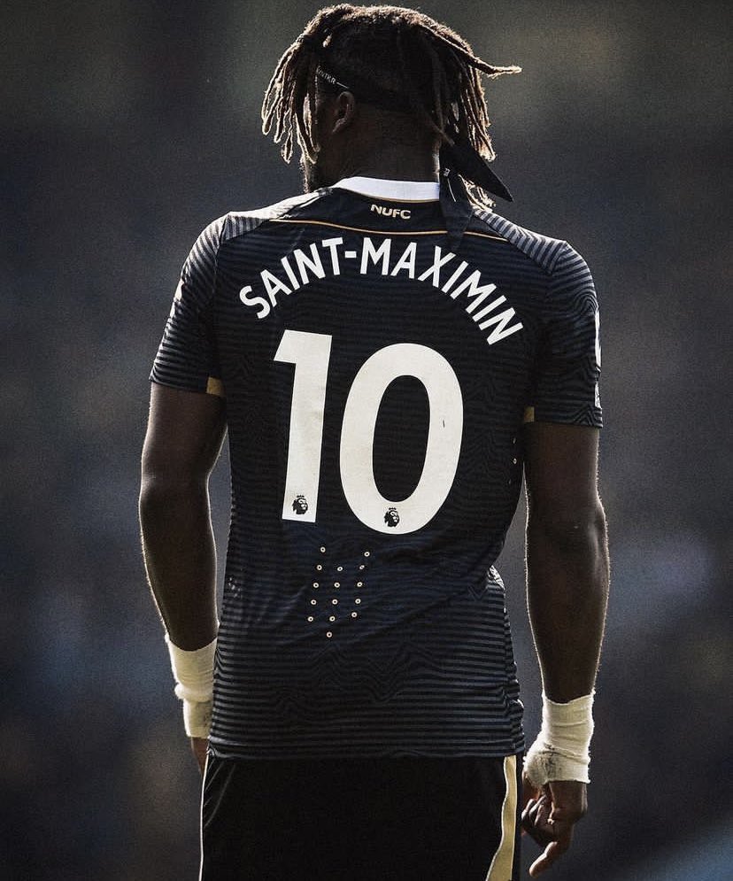 🚨🚨🚨 الشرق الأوسط :

• النادي #الأهلي يتواصل إلى اتفاق نهائياً مع لاعب نادي نيوكاسل يونايتد الانجليزي سانت ماكسيمان للانتقال إلى صفوفه.

• من المنتظر أن تتم الصفقة في غضون أيام قليلة وذلك بعد أن اتفق الطرفان على أن يكون الفحص الطبي خلال الـ 48 ساعة المقبلة.