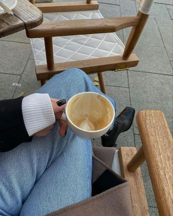 liIacdaisy's tweet photo. coffee please https://t.co/4OcgowfV2u