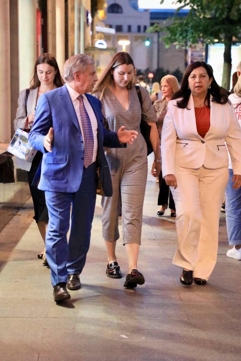gestionperfecta's tweet photo. Con Serguéi Cheriómin, jefe del Departamento de Relaciones Económicas Exteriores e Internacionales de Moscú, intercambiamos impresiones que nos permitirán afianzar alianzas con Rusia en materia económica y fortalecer la unión entre ambas naciones.

#VenezuelaCapitalDeLaPoesía https://t.co/vxoiiOfvsv