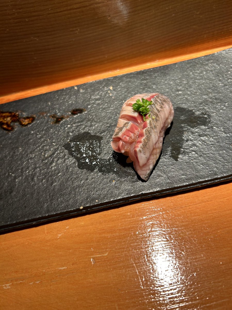 ogeru100's tweet photo. 仲良し🍑ちゃんのご卒業！😭
大変美味しゅうございました🍣😆 https://t.co/UaDfK6UTj4