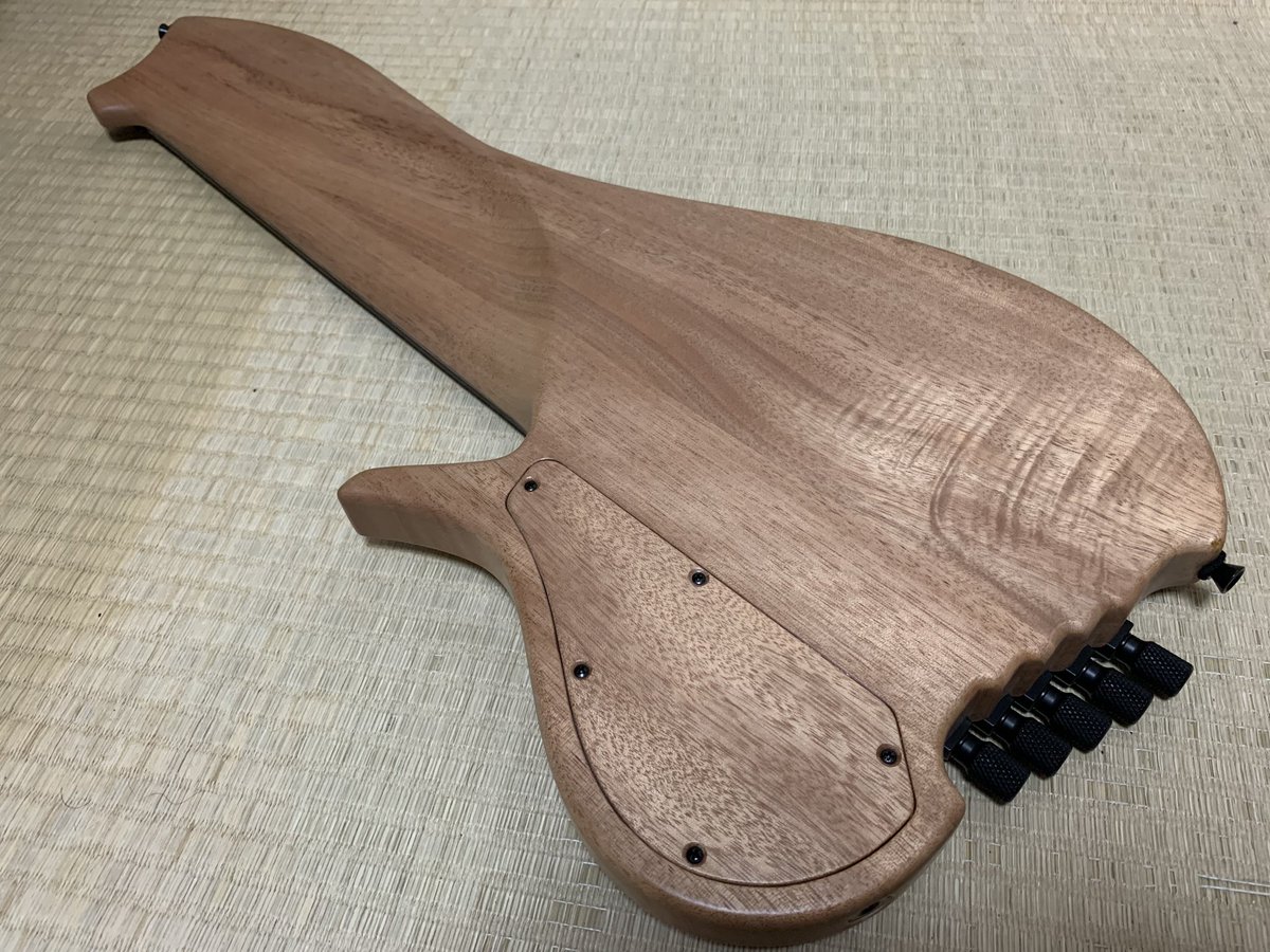 TOM16039221's tweet photo. 2⃣️0⃣️ Meridian Guitars Vimana Ⅱ 5

#Meridian #bass #贝斯 #エレキベース #ベース https://t.co/xUOpdu4s5O