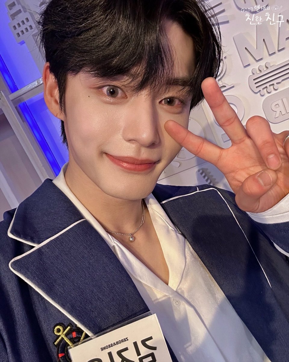 mbcbf_ever's tweet photo. 🦦친친🦦
#스테이지8
#제로베이스원 #ZB1

제베원에게 셀카를 한장씩 부탁했을때 📸✨
#김지웅 #장하오

한장씩 더 보내준 멤버들 사진도 같이 올려요
좋은건 다같이 보는거 맞죠오? 🙈

#MBC #RADIO #GOT7영재의친한친구 #친한친구 #친친 #달친친 #달디 #GOT7 #갓세븐 #영재 #YOUNGJAE https://t.co/OfSDoCifdb