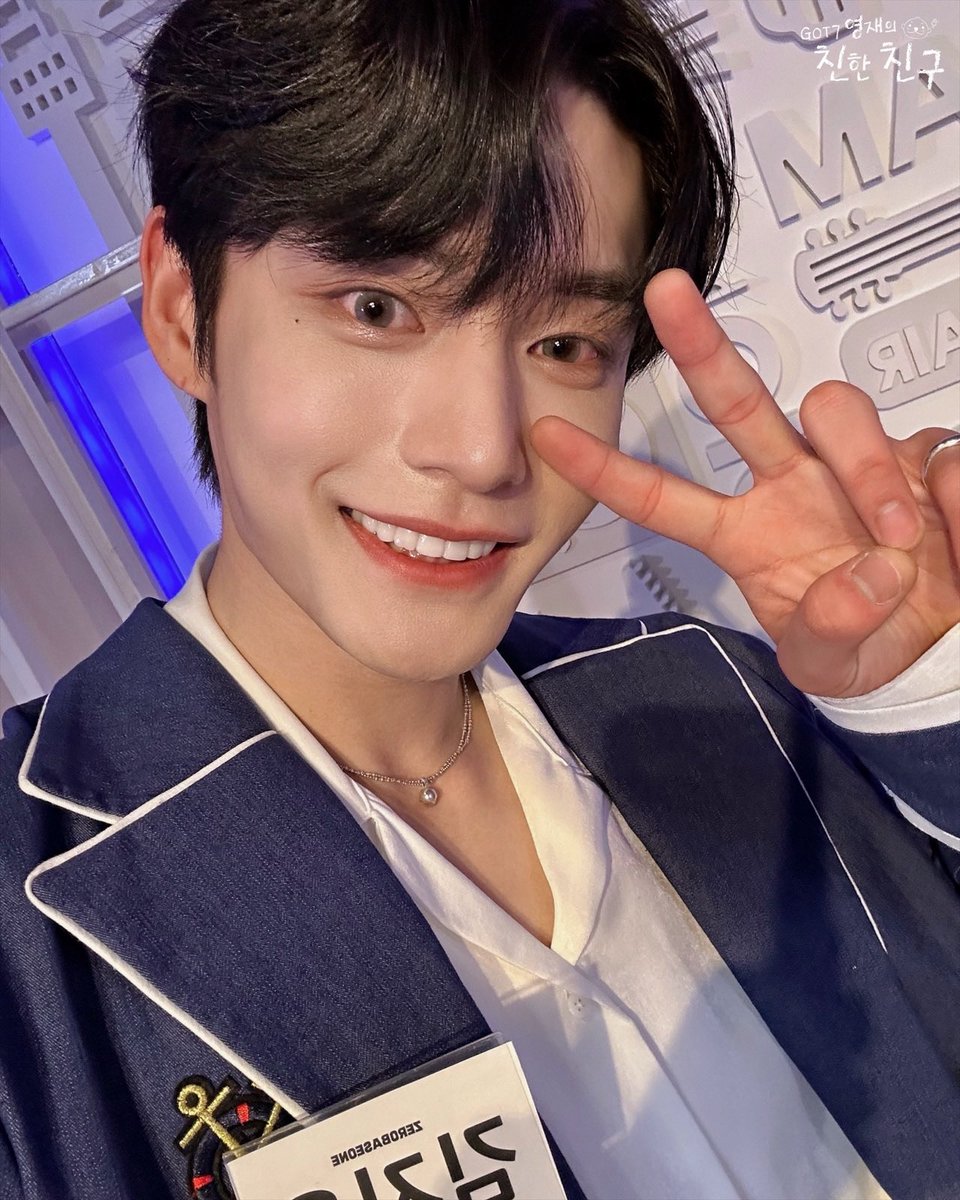 mbcbf_ever's tweet photo. 🦦친친🦦
#스테이지8
#제로베이스원 #ZB1

제베원에게 셀카를 한장씩 부탁했을때 📸✨
#김지웅 #장하오

한장씩 더 보내준 멤버들 사진도 같이 올려요
좋은건 다같이 보는거 맞죠오? 🙈

#MBC #RADIO #GOT7영재의친한친구 #친한친구 #친친 #달친친 #달디 #GOT7 #갓세븐 #영재 #YOUNGJAE https://t.co/OfSDoCifdb