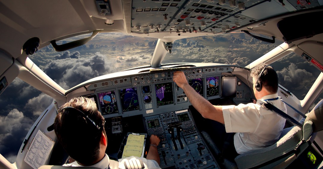 skywarriorINC's tweet photo. Being a career airline pilot has a lot of amazing benefits, including a generous salary, a flexible lifestyle, and the chance to see new places🌎
Learn how you can become an airline pilot NOW at https://t.co/luLZlURUaD (or email fly@skywarriorinc.com) https://t.co/ORGPt63a9O