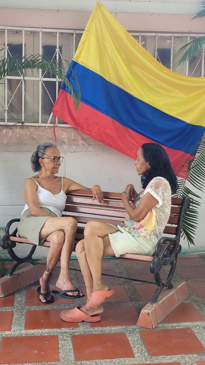 Que algún día todos quepamos, más allá de las diferencias, debajo de este sol y de este cielo tan hermosos Que ser colombiano sea motivo de felicidad, hoy más que nunca Que pensar distinto no nos cueste la vida jamás #20DeJulioEnElTerritorio #IndependenciaDeColombia