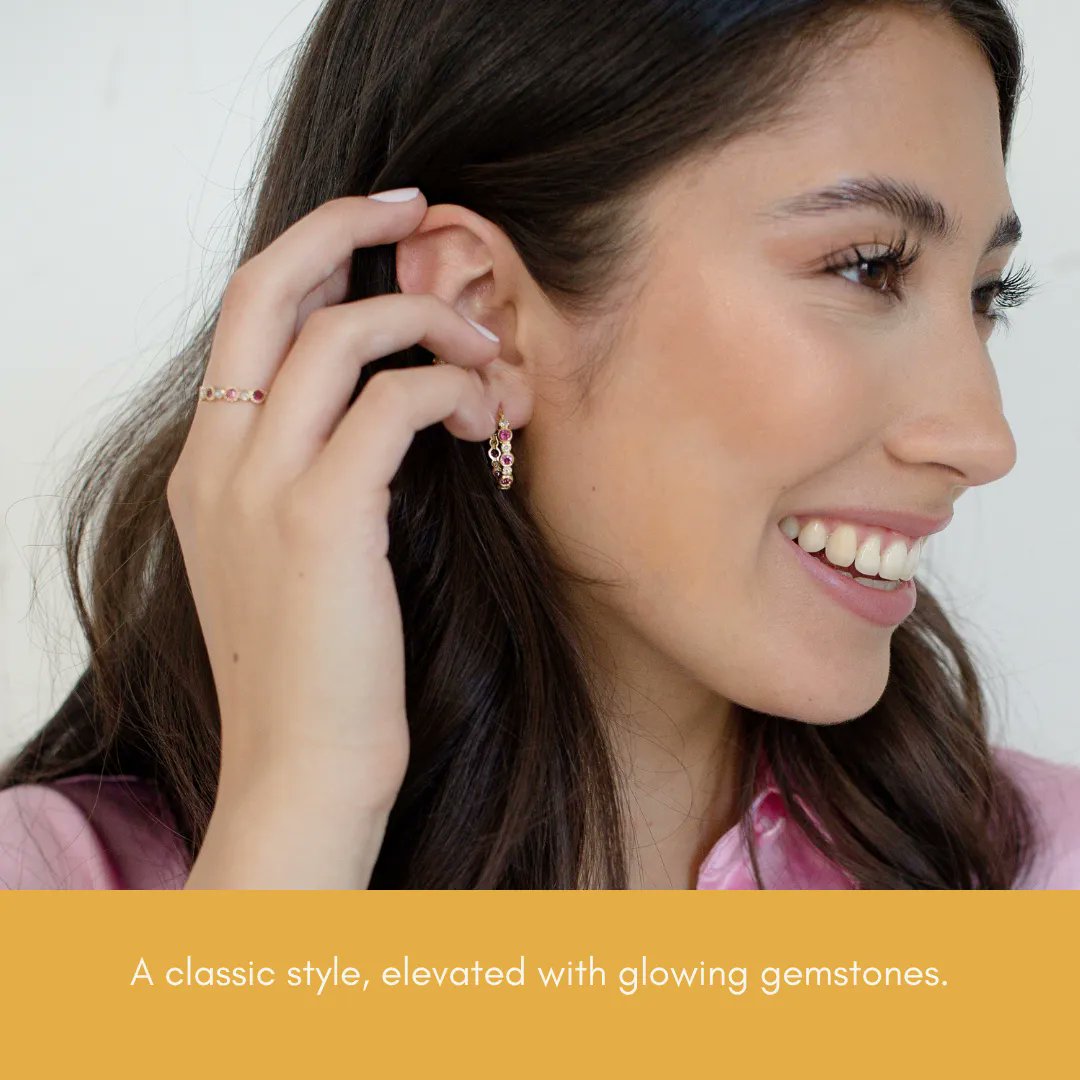 HaniaDesigns's tweet photo. An everyday earring to add a touch of luxe to your look. ✨ https://t.co/MeULibVm99 

#earrings #hoops #gemstonejewlery #jewelry https://t.co/xNVzczLfxF