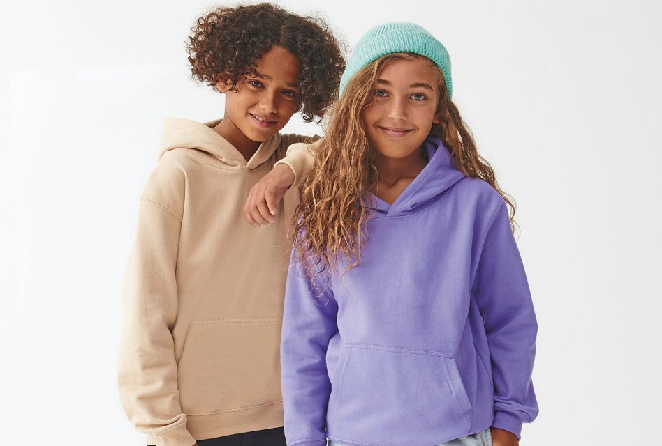 ImagesMagUK's tweet photo. Personalised #kidswear is all the rage right now, from the tiniest baby to the tallest teen, to every child in-between! Check out our July issue for a review of the latest decorator-friendly #styles! https://t.co/aQeoMRJdNO #print #embroidery #babywear #teenwear #childrenswear https://t.co/V25mxfupvS