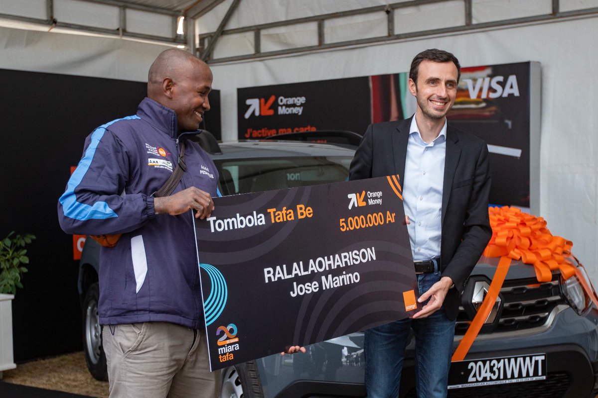 DebordFrederic's tweet photo. Un grand bravo à tous les gagnants de la Tombola Tafa Be @Orange_mg, avec une mention spéciale à Antoinette Ratompoarisoa qui repart avec une voiture neuve ! Nous célébrerons encore ensemble les 20 ans de la marque @Orange à #Madagascar tout au long de l'année. #MiaraTafa https://t.co/qCQzTZMYqp