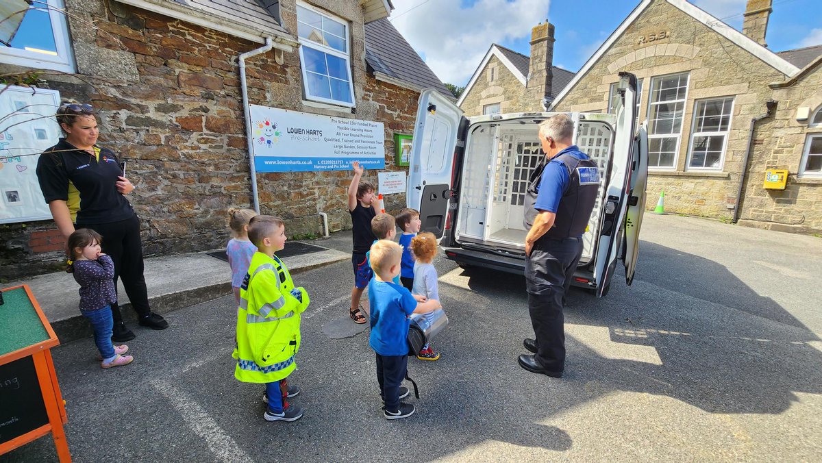 CambornePolice's tweet photo. Today PC TEMBY and PCSO SALMON visited children from the Lowen Harts Day Nursery. Officers showed them the police van and they even had a go at being police officers themselves! 

Thanks to the nursery for inviting us, we had a great time! 😀 https://t.co/DG5YI8otPE