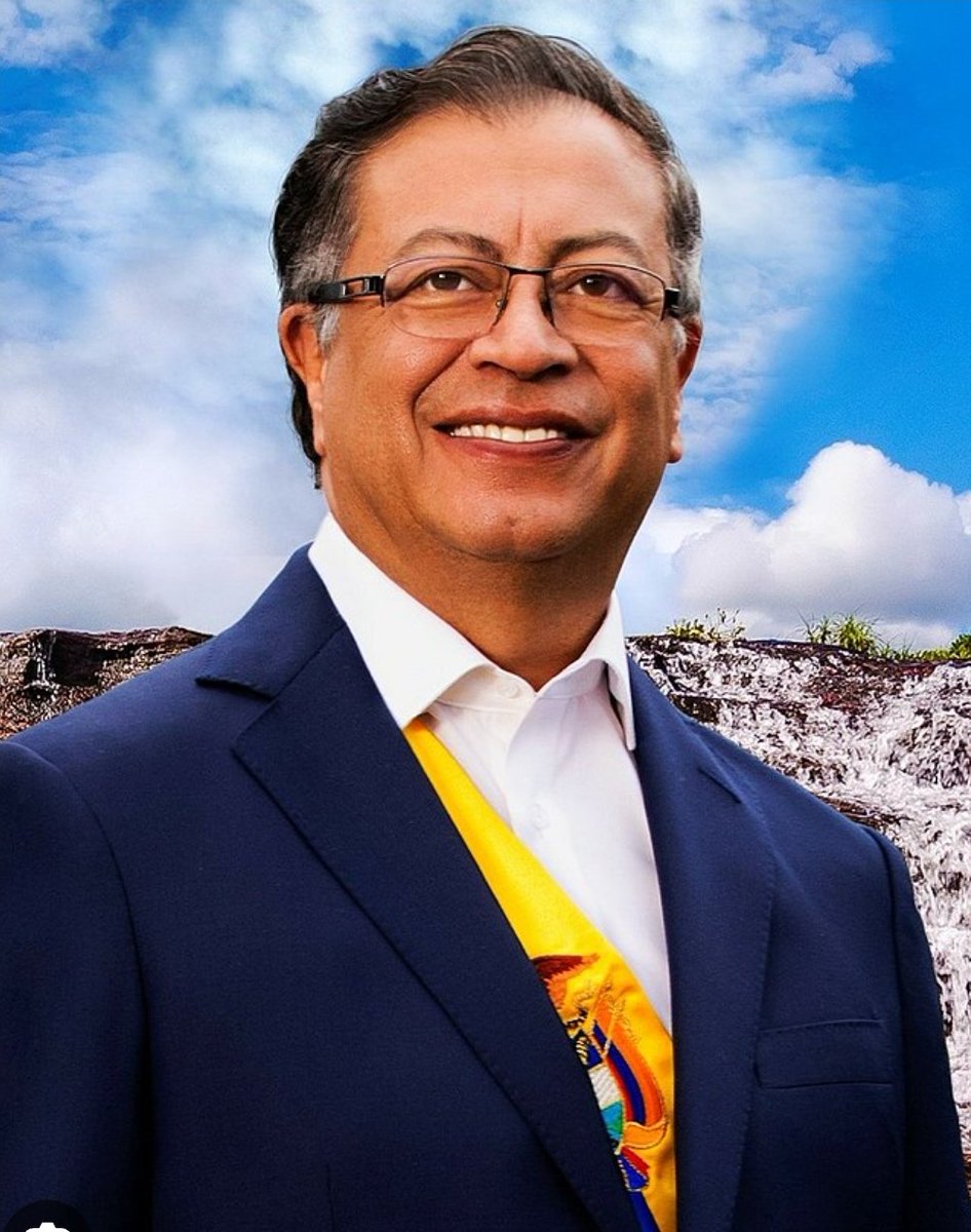 RP_Abogado's tweet photo. La unica razon del desprecio contra @petrogustavo es que fueron desplazados de la silla presidencial y se les desteto del erario.

No hay fuga de capitales, no hay devaluacion del peso frente al dolar, no hay dictadura. 

#ColombiaDesdeElCorazón
#20DeJulio https://t.co/6xetgxqysQ