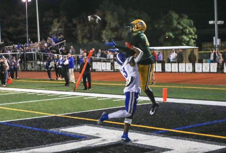 TodderickHunt's tweet photo. Check out parts three (https://t.co/TFIbFoT7YR) and four (https://t.co/lKdpEj15UM) of the @njdotcom Top 50, leading up to Friday's full reveal and New Jersey's new No. 1 football recruit and top dawg.

#NJDotComTop50Week https://t.co/rrbEI9njNW