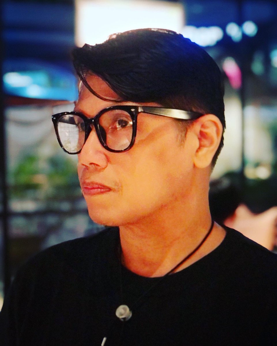 jowski's tweet photo. Face check July 2023. Jawline still present. Didn’t leave me just yet. 😆

#selfie
#Pinoy 
#Filipino 
#single 
#handsome 
#cutie
#HotPinoy https://t.co/msEbL6jEnh