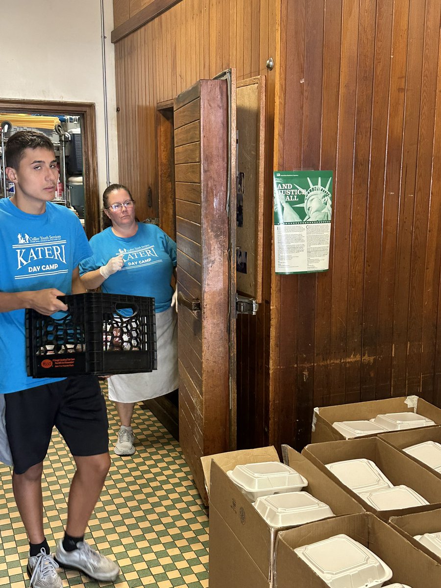 5starcafeFHS's tweet image. Today’s Culinary Internship Feature: Nicholas G. is a rising Senior in the Culinary program. He is cooking up breakfast and lunch at Kateri Day Camp, boxing over 800 meals a day! What an incredible operation! #FRHSD #theregional #culinary #internships #learningonthejob #cte