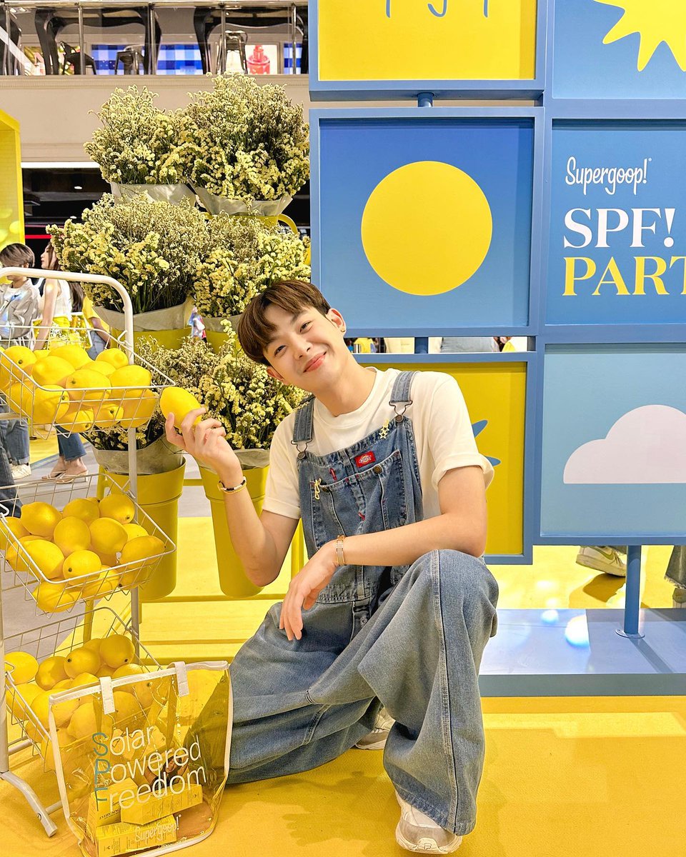Yeentnp_fc's tweet photo. ต้าวมุยีน🤍🌼
@yeentnp
#yeentnp​
#supergoop #sephorath #lazada_th https://t.co/gGOgr4G6fQ