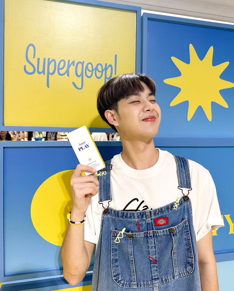 Yeentnp_fc's tweet photo. ต้าวมุยีน🤍🌼
@yeentnp
#yeentnp​
#supergoop #sephorath #lazada_th https://t.co/gGOgr4G6fQ