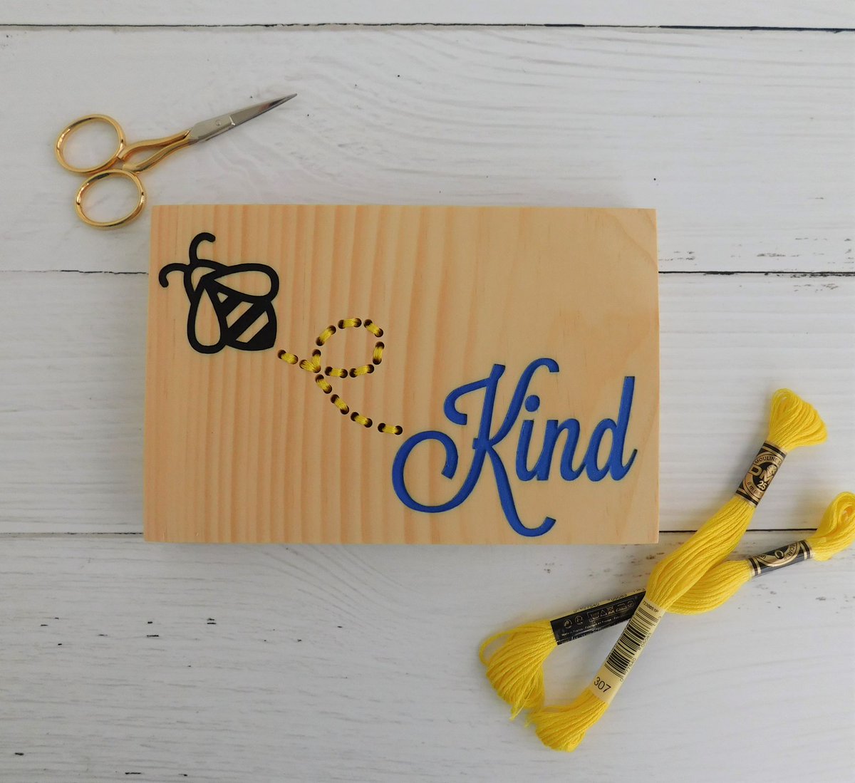 MBHandiworks's tweet photo. Love the embroidered bee trail on this sign! https://t.co/91t5QSPBBN #bees #bekind #beesign #embroidery #millybeanhandiworks https://t.co/uv4KZrqlvA
