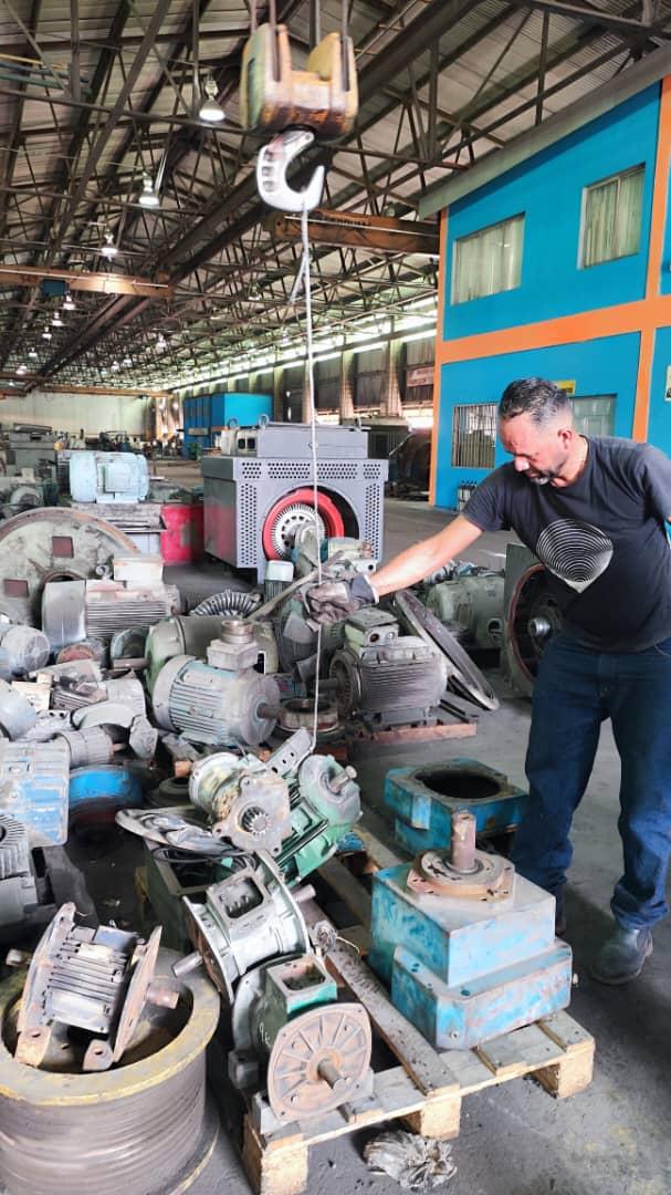 #Entérate || La  proactividad y sentido de pertenencia de los venalumnistas los impulsan a dar lo mejor de sí en cada proyecto, siempre buscando alcanzar la excelencia.

#PuroAluminioVenezolano
#VenezuelaCapitalDeLaPoesia 
<a href="/CVG_Oficial/">Corporación Venezolana de Guayana - CVG</a> 
<a href="/delcyrodriguezv/">Delcy Rodríguez</a> 
<a href="/burrundangac/">Angel Gonzalez C</a>