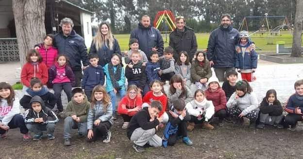 SECZAcomercio's tweet photo. 📣En el día de ayer recorrimos la "Colonia de Invierno 2023" en el Club del Sindicato.
👉A pesar del frío, mucha energía y ganas de pasarla bien en diferentes actividades.
Un sindicato de cercanía 💙
#SecretariaGeneral #SecretariaDeDeportes #Secza https://t.co/7Z2ZpkYClE