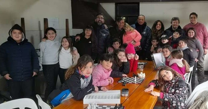 SECZAcomercio's tweet photo. 📣En el día de ayer recorrimos la "Colonia de Invierno 2023" en el Club del Sindicato.
👉A pesar del frío, mucha energía y ganas de pasarla bien en diferentes actividades.
Un sindicato de cercanía 💙
#SecretariaGeneral #SecretariaDeDeportes #Secza https://t.co/7Z2ZpkYClE