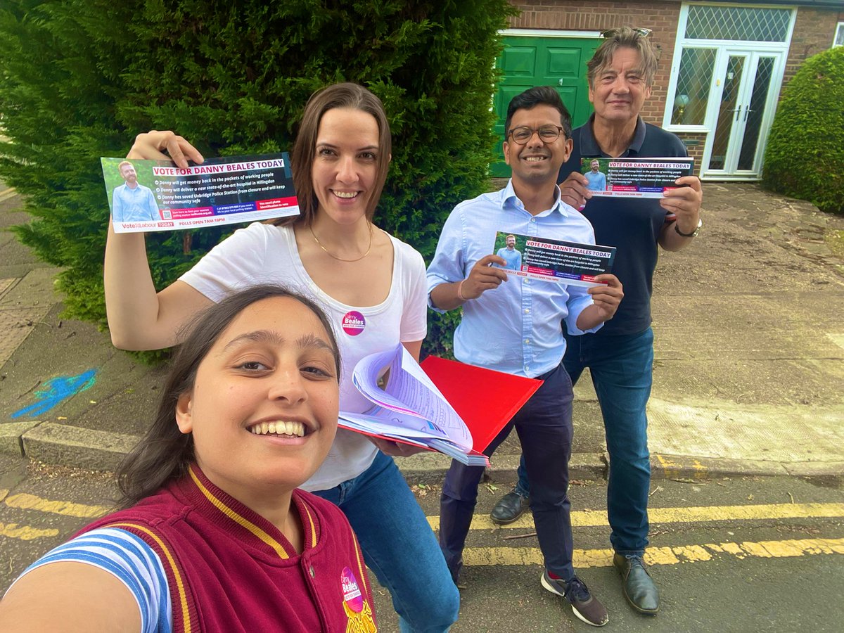 KanishkaNarayan's tweet photo. Back in Uxbridge, with the incredible energy of @UKLabour activists from all across the country, getting the vote out for @DannyBeales 🌹 🗳️ https://t.co/KZAhnPxOB1
