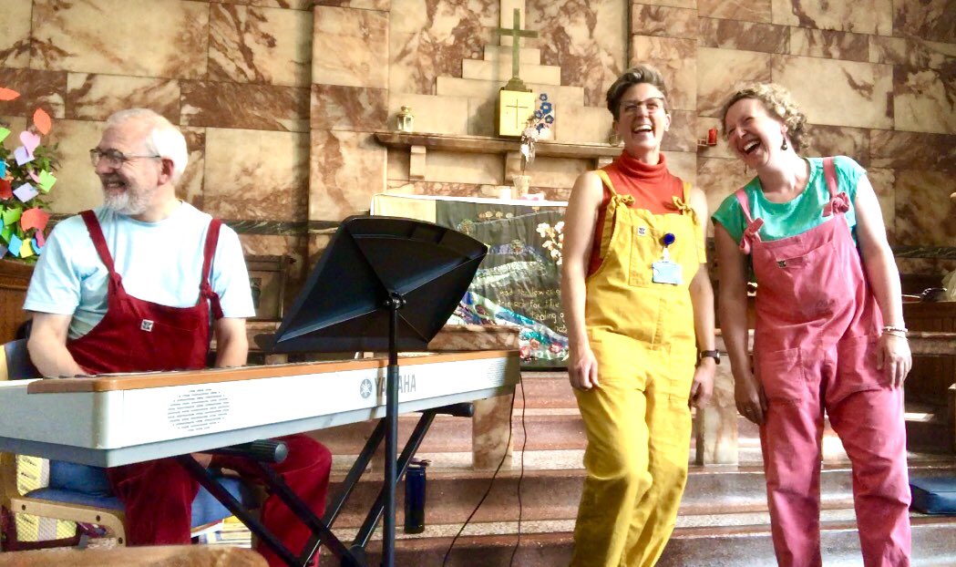 BOpera's tweet photo. It was beautiful yesterday morning filling the wards, the chapel and the corridors with music at @bham_childrens Birmingham Childrens Hospital. #babyopera #musicinhospitals https://t.co/T4FG1b3Jmd