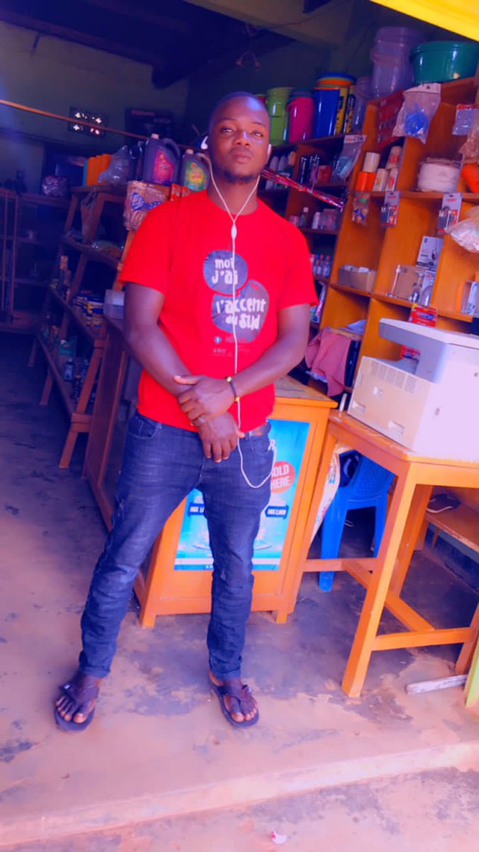 MusokeMutebi's tweet photo. Can you have me for a dinner https://t.co/S7KF7Eeniw