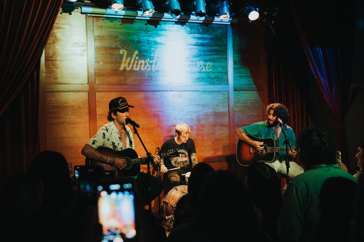 thebandcamino's tweet photo. album sneak peek in Venice was fun maybe should do another one hmm

21 days until THE DARK https://t.co/J7lEWps5p8