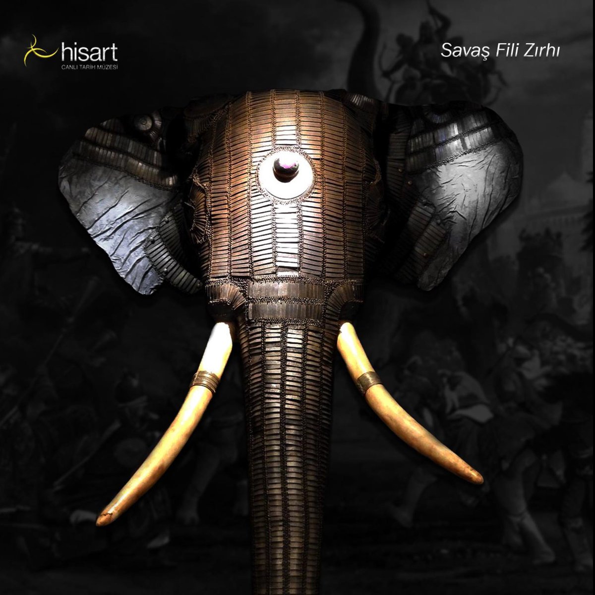 Timur’un fillerine ait olduğu tahmin edilen orijinal fil zırhı tüm görkemiyle Hisart Canlı Tarih Müzesi’nin girişinde tarih severleri karşılıyor.