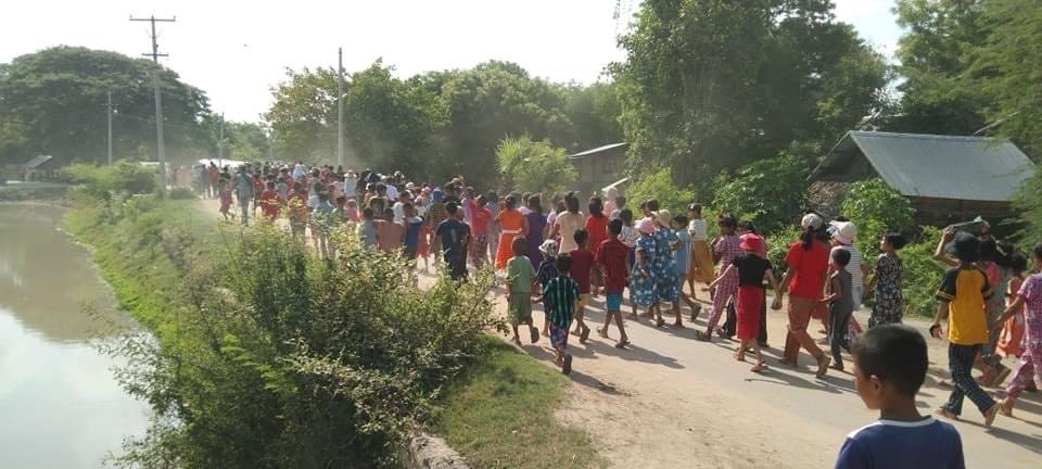 YuMay111's tweet image. A protest against military dictatorship was demonstrated by pro-democracy activists in 
#Budalin today. 
#WarCrimesOfJunta 
#2023Jul20Coup #WhatsHappeningInMyanmar