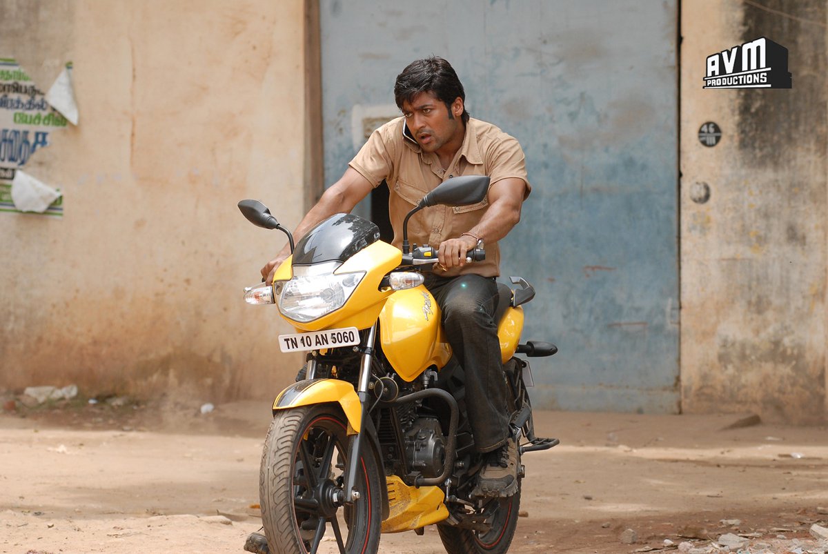 RIAZtheboss's tweet image. Here's a sweet surprise ahead of @Suriya_offl's birthday! 🥳👌🏼

The TVS Apache (2009 model) used by the star in #AVMProductions blockbuster hit #Ayan directed by #KVAnand Sir is the latest addition to the exquisite collection at the @avmmuseum 🏍🔥

@avmproductions @arunaguhan_