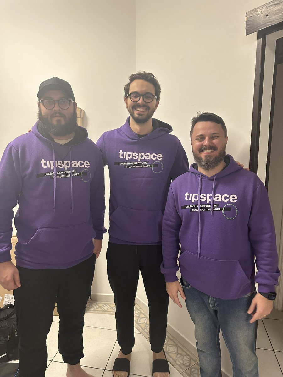 DjaryVeiga's tweet photo. Queria agradecer o profissionalismo e disposição do @mylonzete em receber a gente na casa dele para podermos gravar um conteúdo bem da hora que daqui uns dias vamos soltar no @tipspace
#superserver
Obs: eu tenho 1,90 ok? O @agahdez e o Mylon que tem mais de 2m de altura https://t.co/1m6Duc16iR