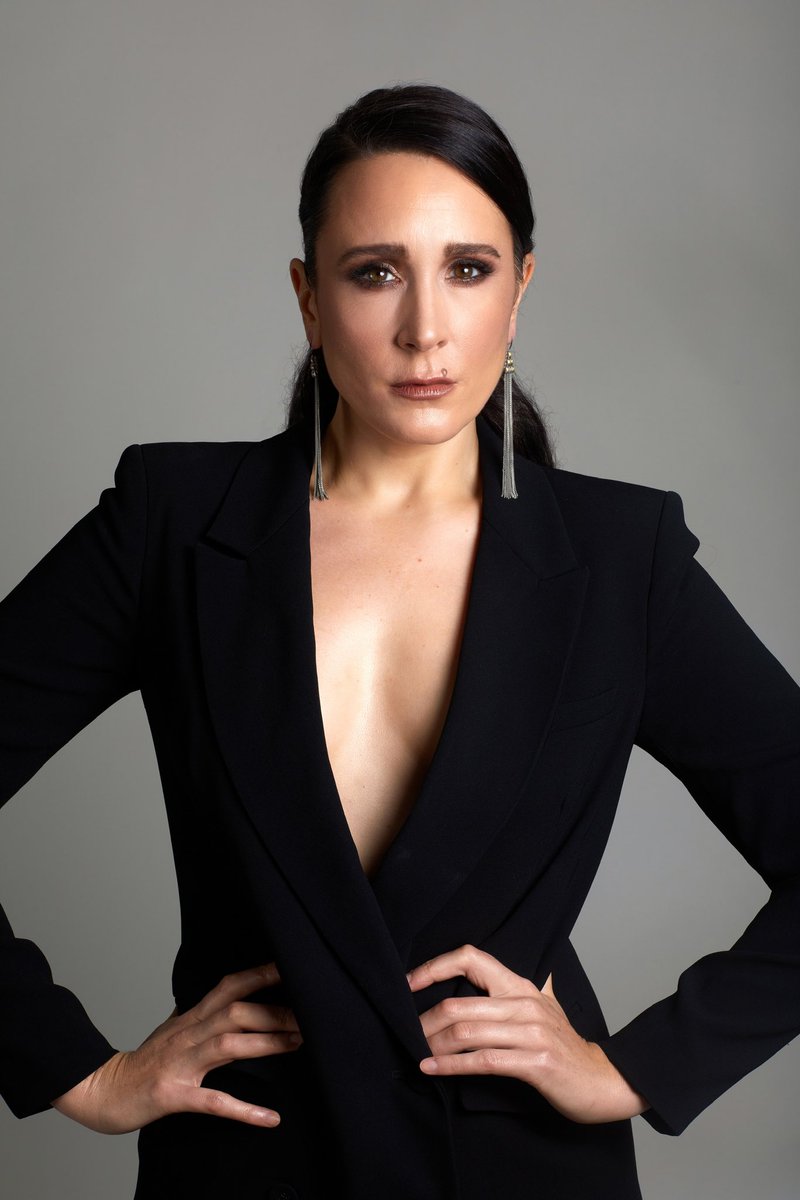 DeeRoOnline's tweet photo. HAPPY BIRTHDAY TO THIS ABSOLUTE QUEEN!! @DeeRoscioli 🥳🎉♥️🎈🎂 https://t.co/oZ0VanpveF