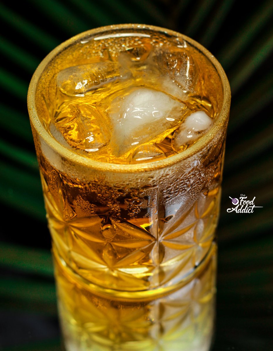 TheFoodAddictKe's tweet photo. "Like a warm breeze on a summer's eve, Southern Comfort Whisky brings a taste of the South to your soul." https://t.co/9CVnHNy47t