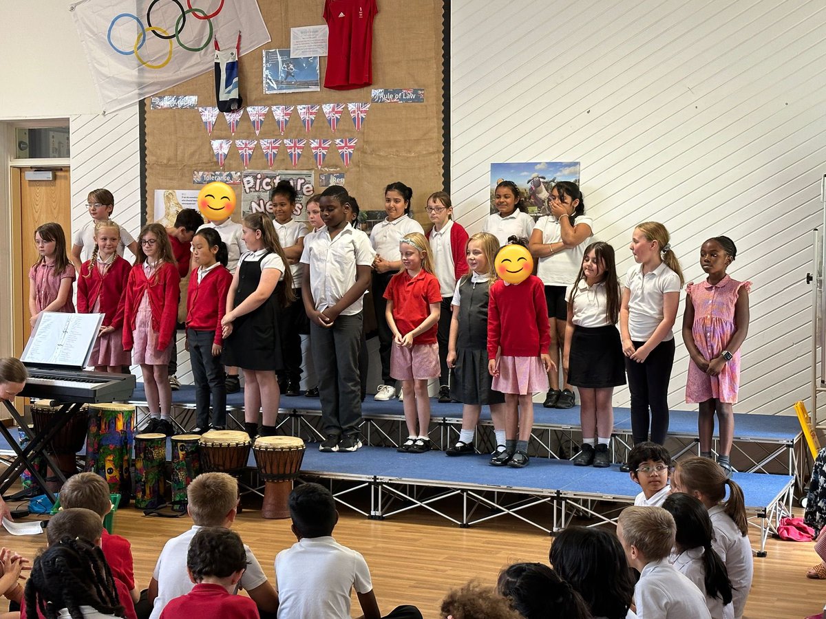 GrampianPrimary's tweet photo. Last week, Mrs. Parkin and her wonderful musicians performed a summer concert for their parents and caters, plus some of our Key Stage 2 classes. The audience enjoyed performances from percussion club, Y2 choir, KS2 choir, Pop Club and the Reimagine Rappers. https://t.co/XaJ3bhSG78