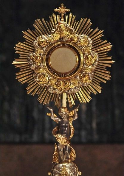 Edithcomart's tweet photo. Bendito sea Jesús Sacramentado que se ha entregado a nosotros como pan de vida...

Permitenos Señor reconocerte en la fracción del pan, que podamos ver tu Cuerpo, Sangre, Alma y Divinidad en el Sacramento del Altar.

Adoremos todos a Jesús Sacramentado.

Bendecido día 🙏 https://t.co/dBjRQ2DtEO