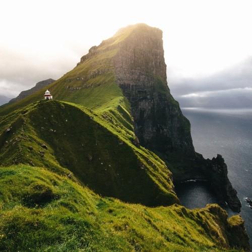 FamOfficeLists's tweet image. Why are more family offices going public? Our partners at @andsimpleco collaborated with @familyofficelist on this article, examining the advantages and trends.

As the family offices evolve, explore why there is a growing trend in raising your public profile.

PM for Link!