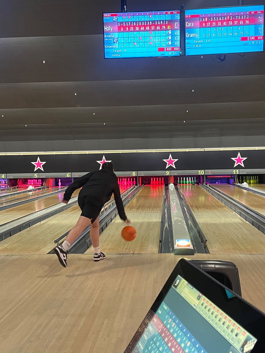 YFCLPathfinders's tweet image. Wee day out for some food and a few games of bowling for some of the young people of @caldersideac 🎳. 

Some of the girls had never been bowling before and thoroughly enjoyed it 🥳! 

#itsSLC #keepingintouch #summerfun