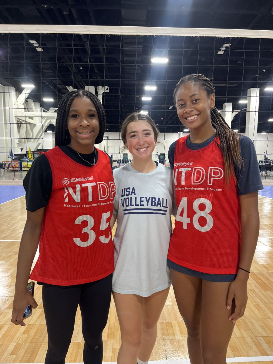 AustinJuniors's tweet photo. Alexa Ankerstar &amp; Jadyn Wilgus representing at the USA Volleyball National Team Development Program (NTDP) Summer Training Series in Fort Lauderdale🇺🇸🇺🇸🇺🇸

#settingahigherstandard // @usavolleyball https://t.co/D3KJIvaDX5