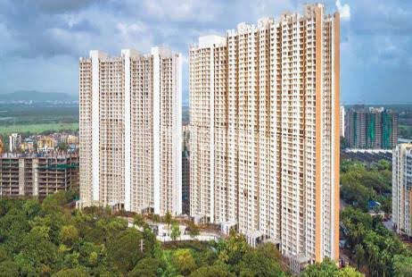 MumbaiRealtor's tweet photo. 1/3
#RunwalForest CHS @Kanjurmarg finds a new innovative &amp; illegal way to make money - Charge Real estate Agents ₹ 10,000 annual membership for doing deals in the society, ₹ 15,000 on every outright sale deal and ₹ 3,000 on every rental deal. @CMOMaharashtra @Dev_Fadnavis https://t.co/2pgolziOrz