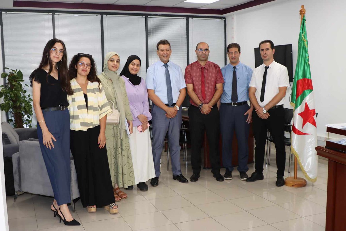 BanqueBDL's tweet photo. #بنك_التنمية_المحلية يكرم خريجي الطبعة 25 #للمدرسة_العليا_للمصرفة ، في إطار الرعاية التي قدمها لهم البنك و التي تهدف لمرافقة #الطلاب و إتاحة #فرص_عمل للمتفوقين و المؤهلين حتى يكونوا إضافة للبنك

#Capital_humain #DCH #RH #resources_humaines #Gestion_de_carrière #Banque #Finance https://t.co/iHkFNqI6ou
