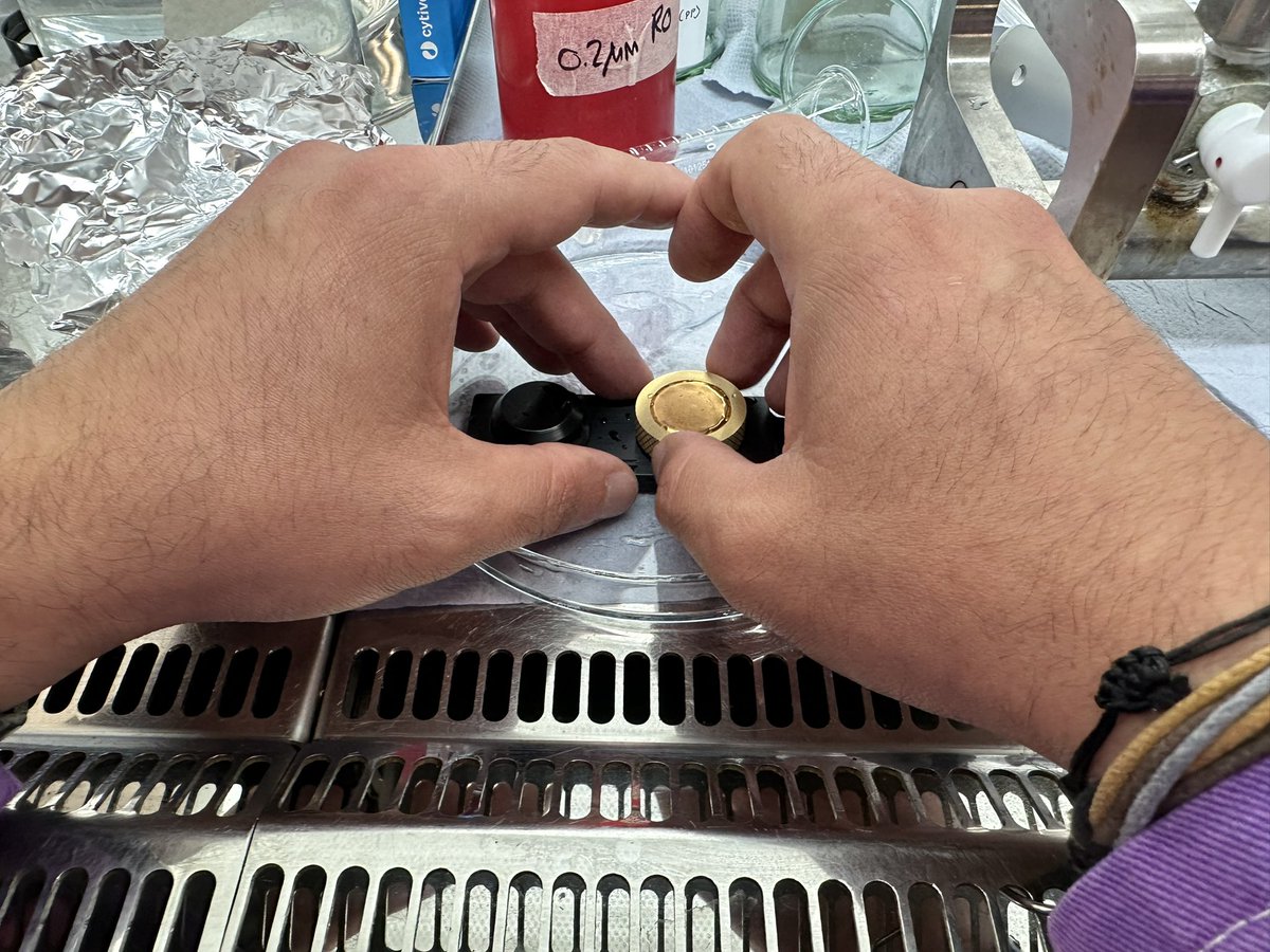 AlexMcGoran's tweet photo. Testing our new LDIR and gold filters with some water samples. With @adil_bakir
#Microplastics #Microplastic #PlasticPollution #LDIR #Bling 😜 https://t.co/lyXaVlV389